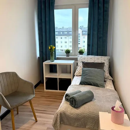 Lejlighed Nowoczesne, Jasne, Trzypokojowe Mieszkanie-pelne Wyposazenie, Wi-fi, Parking